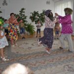 Танец бабы Яги и Лешего